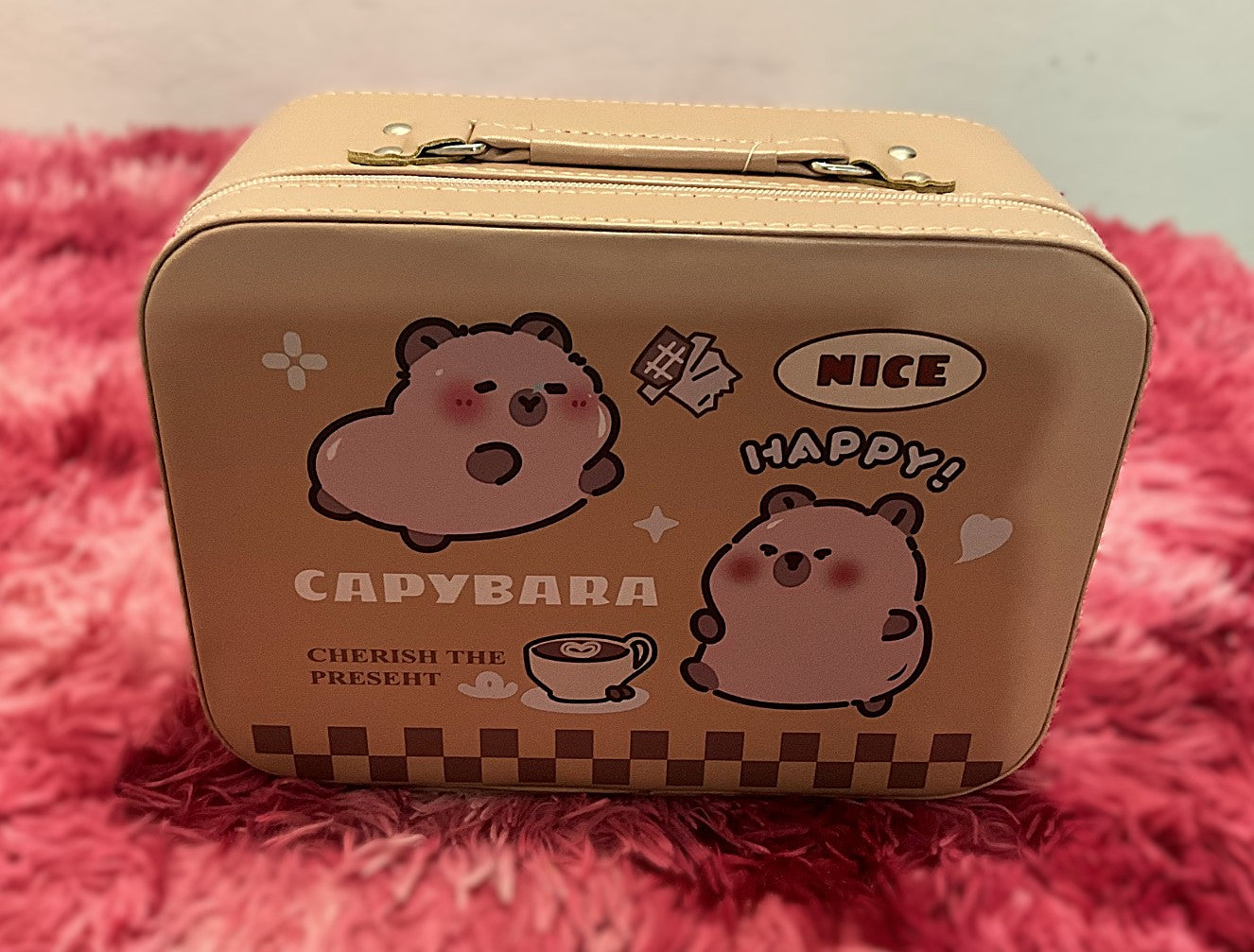 Neceser Capibara para Niñas con Luces LED y Maquillaje Incluido 💖🦔💄